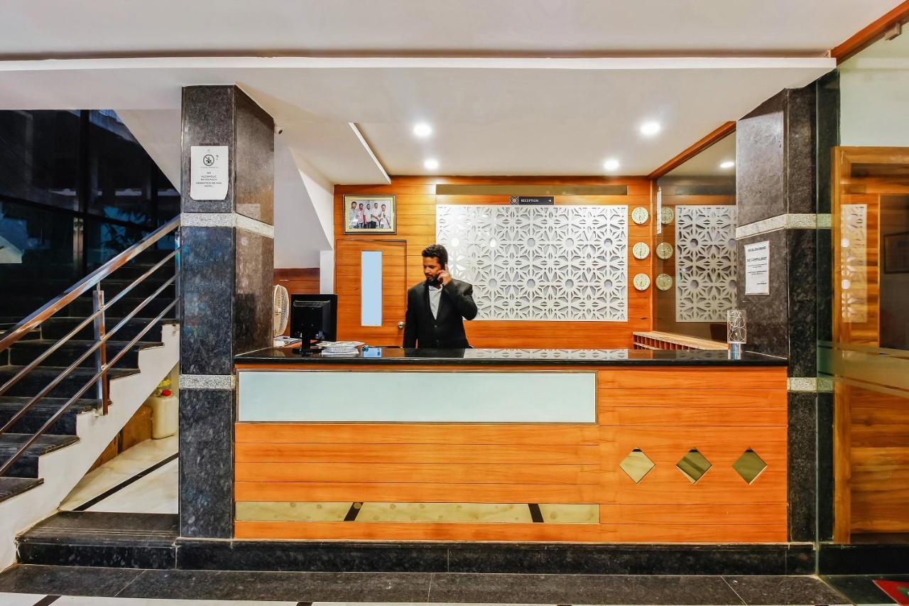 Oyo 29131 Hotel Mn Grand Шемшабад Екстер'єр фото