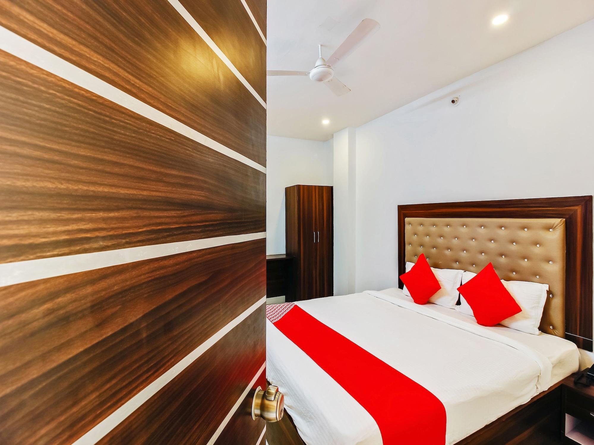Oyo 29131 Hotel Mn Grand Шемшабад Екстер'єр фото