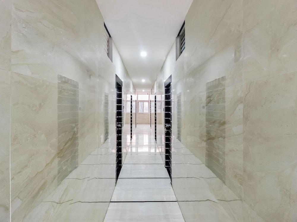 Oyo 29131 Hotel Mn Grand Шемшабад Екстер'єр фото