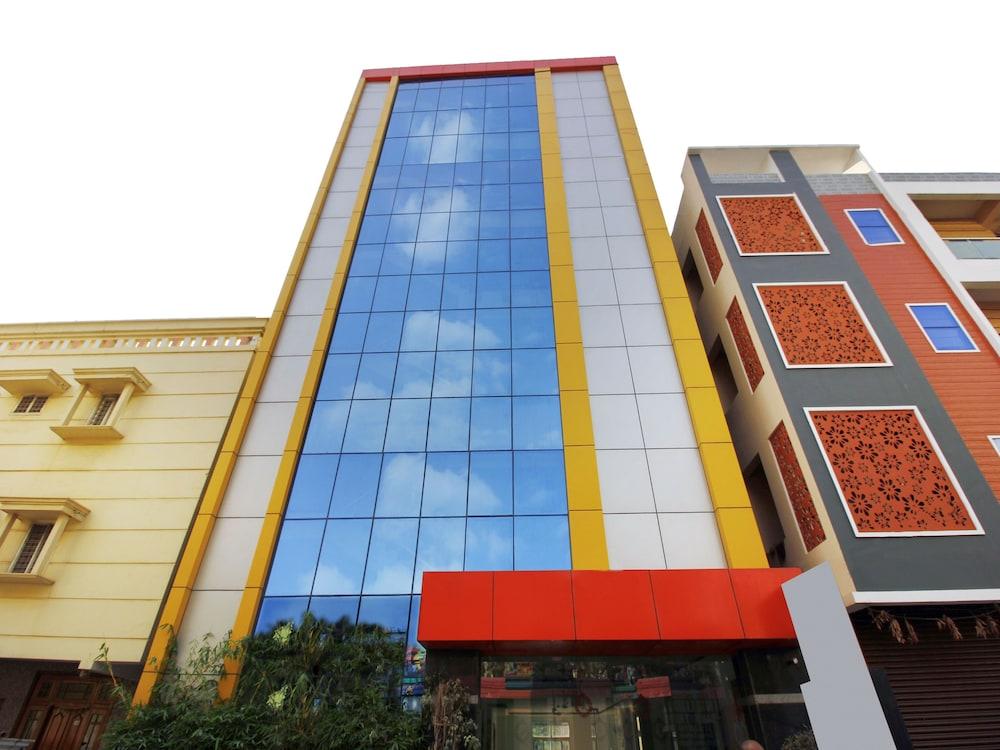 Oyo 29131 Hotel Mn Grand Шемшабад Екстер'єр фото